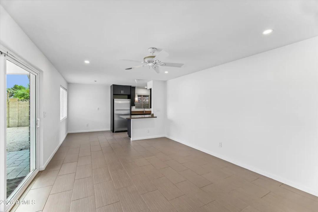 Real Estate Picture 8