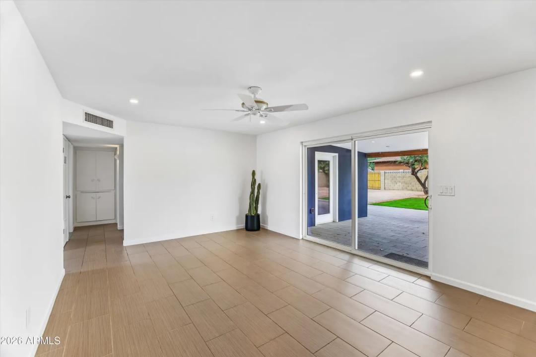 Real Estate Picture 9
