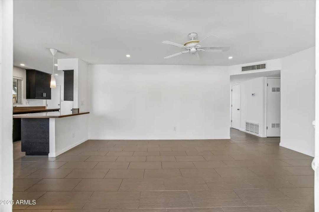 Real Estate Picture 12