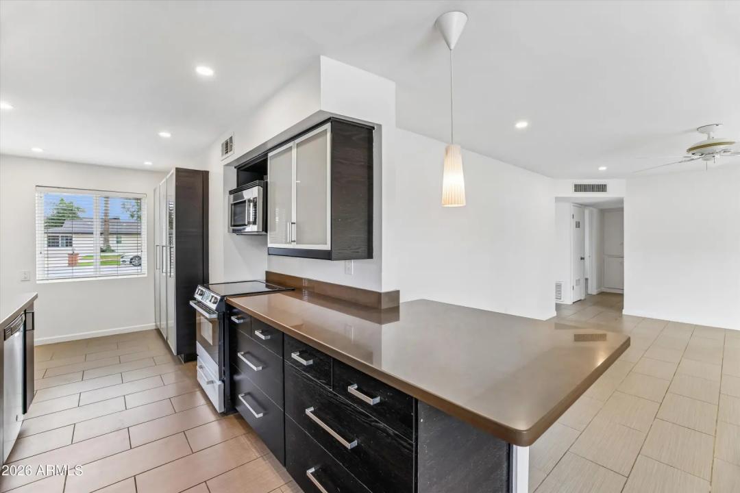 Real Estate Picture 13