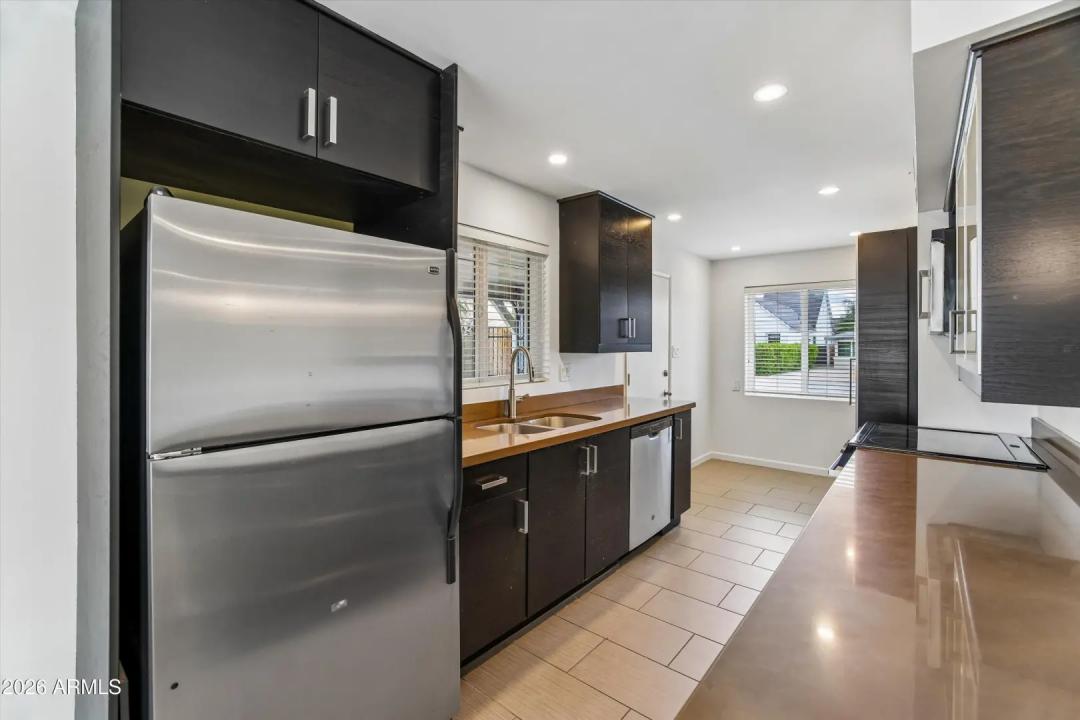 Real Estate Picture 14