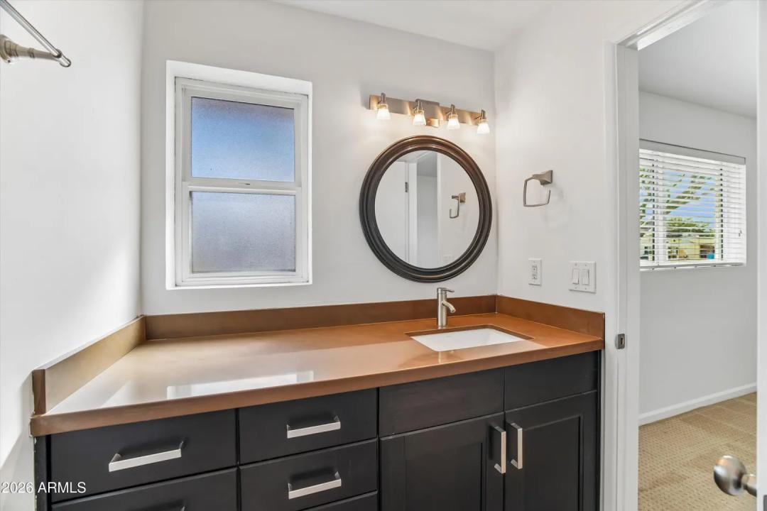 Real Estate Picture 24