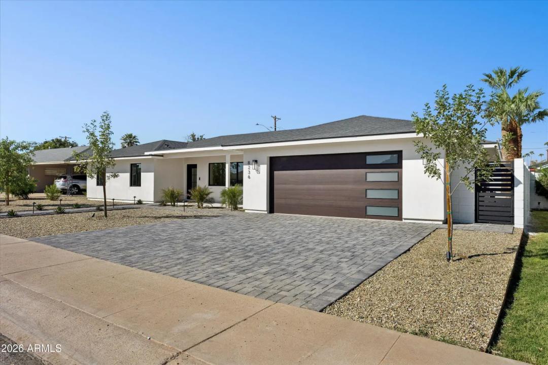 Real Estate Picture 3