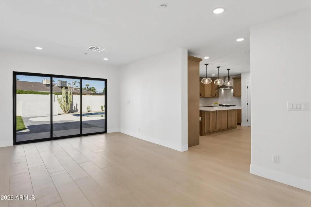 Real Estate Picture 6