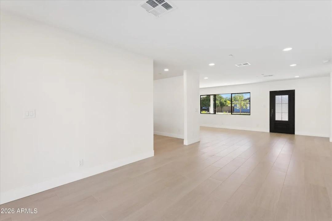 Real Estate Picture 19