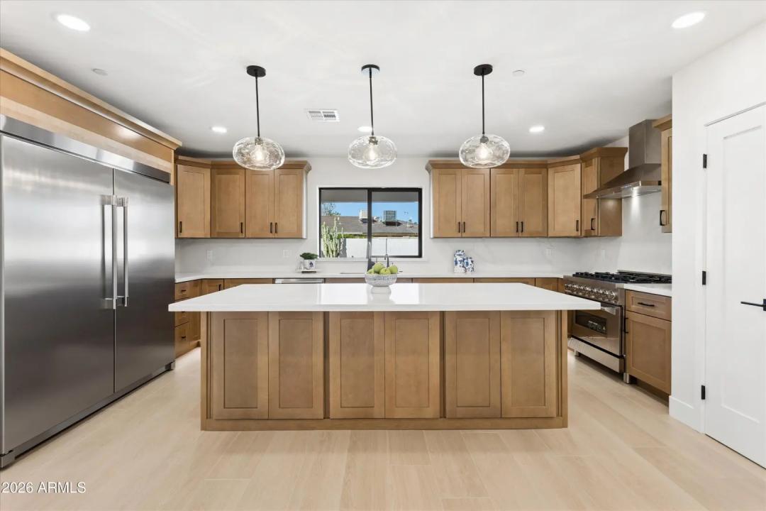 Real Estate Picture 9