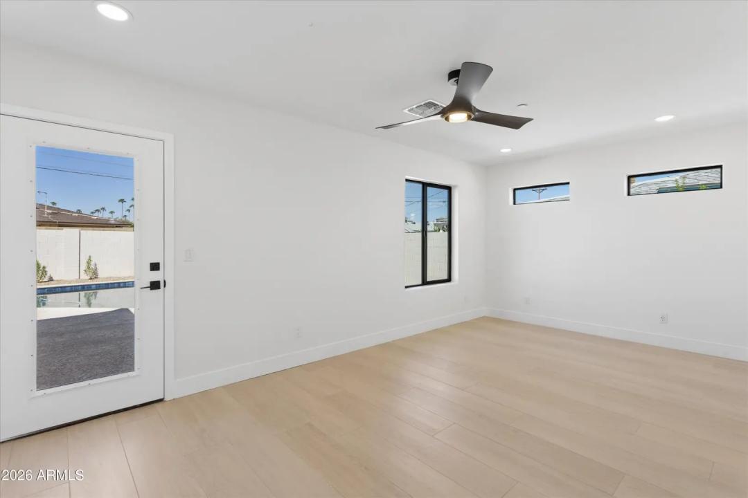 Real Estate Picture 26