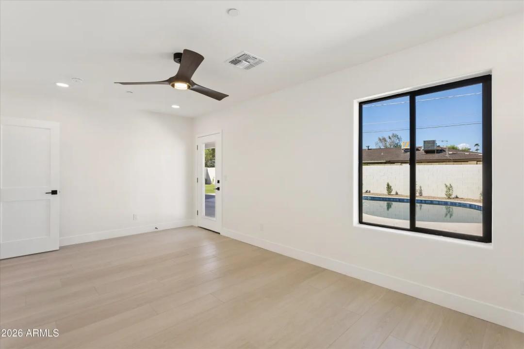 Real Estate Picture 28