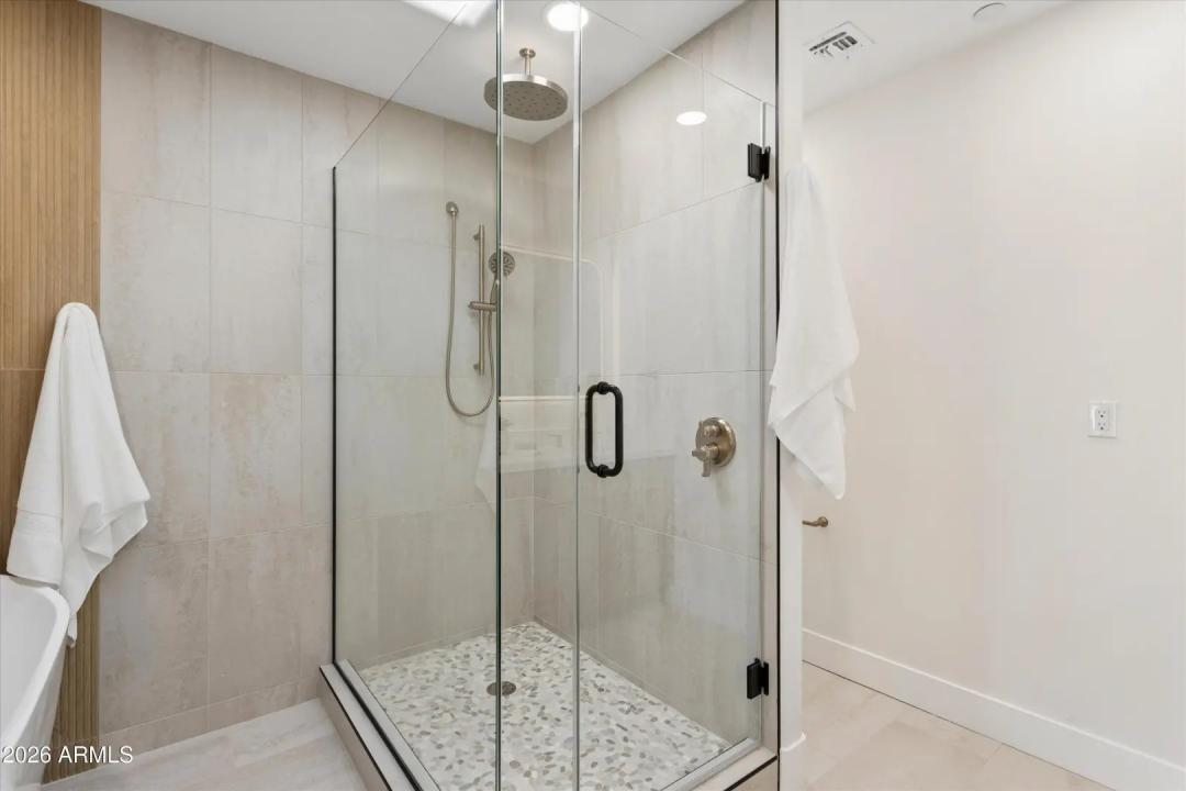 Real Estate Picture 30