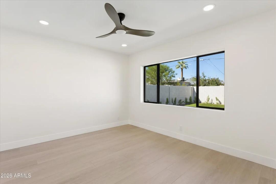 Real Estate Picture 38