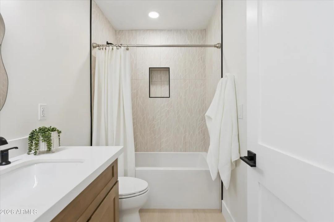 Real Estate Picture 40