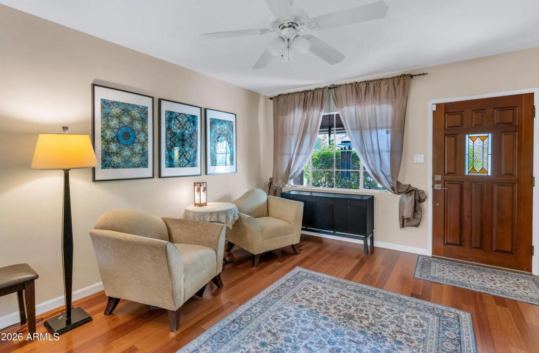 Real Estate Picture 3