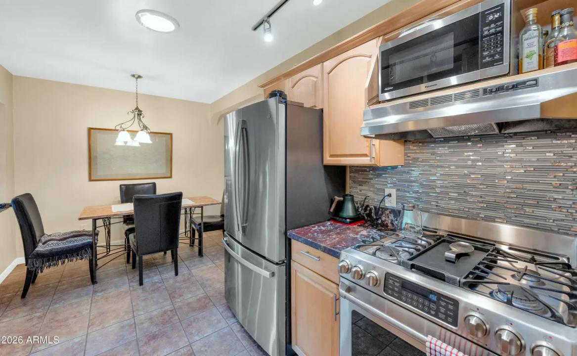Real Estate Picture 10