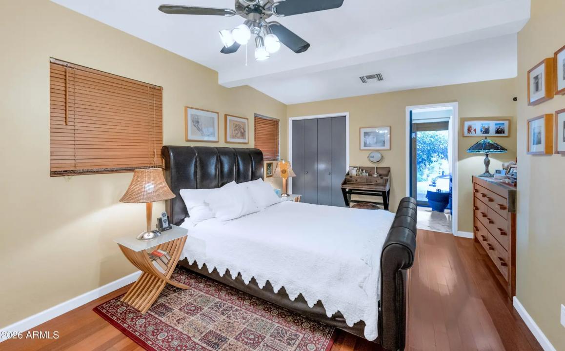 Real Estate Picture 16