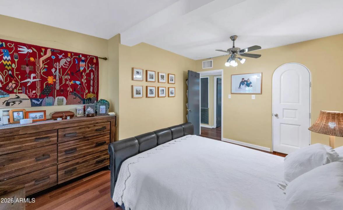 Real Estate Picture 17