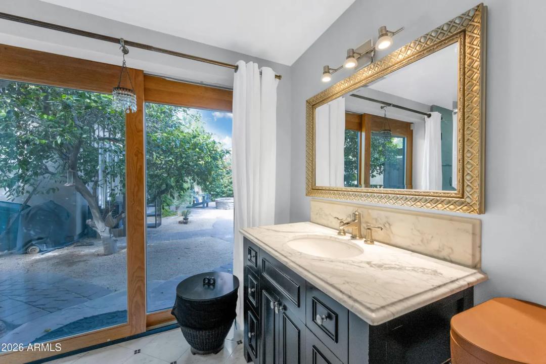 Real Estate Picture 18