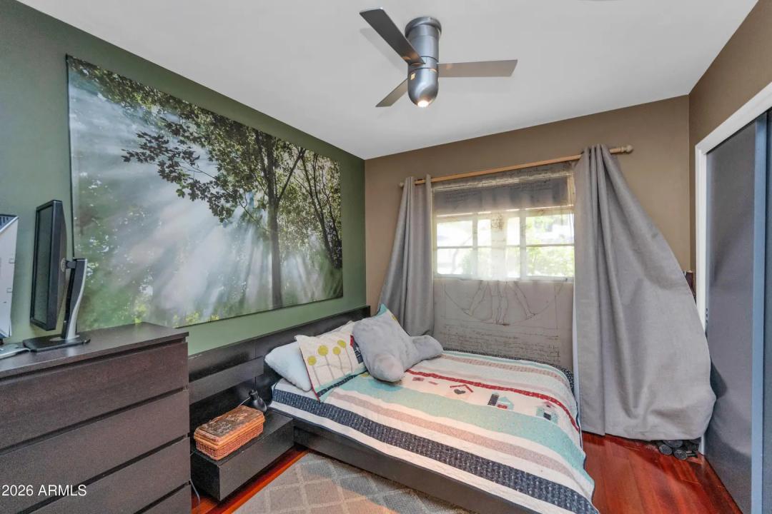 Real Estate Picture 20
