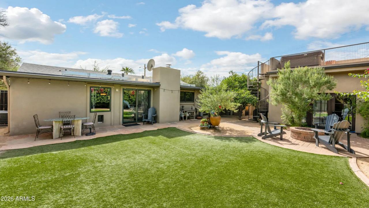 Real Estate Picture 23