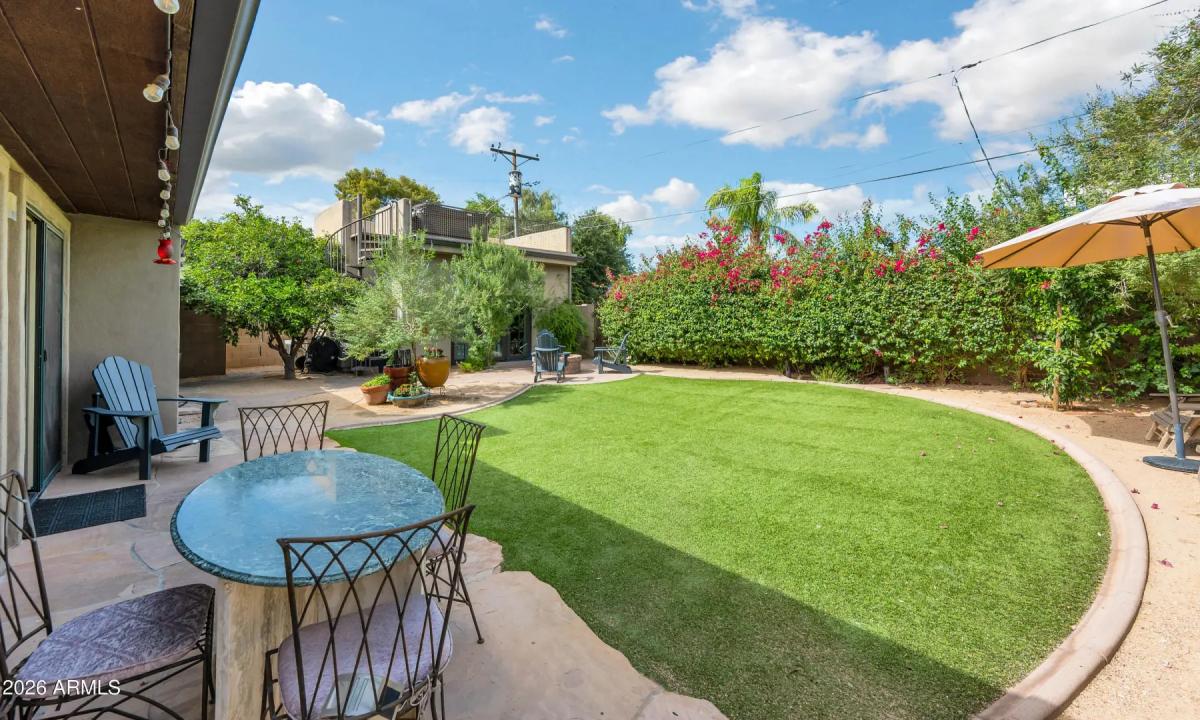 Real Estate Picture 24