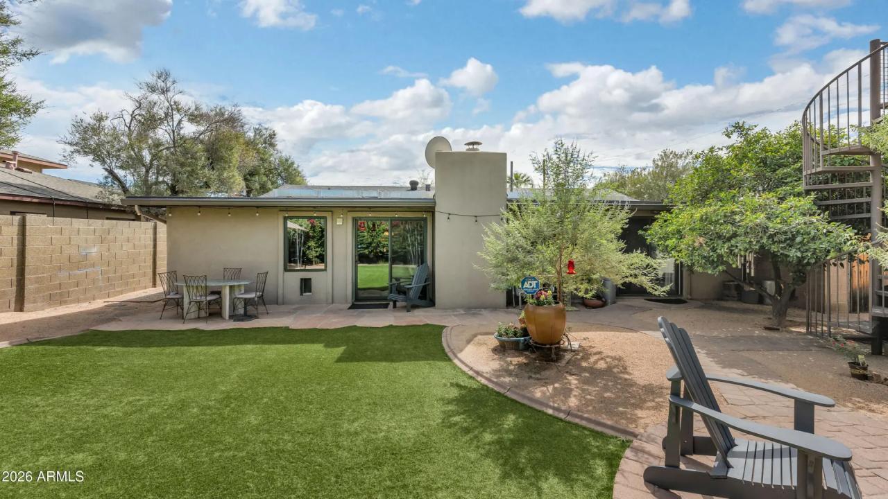 Real Estate Picture 25