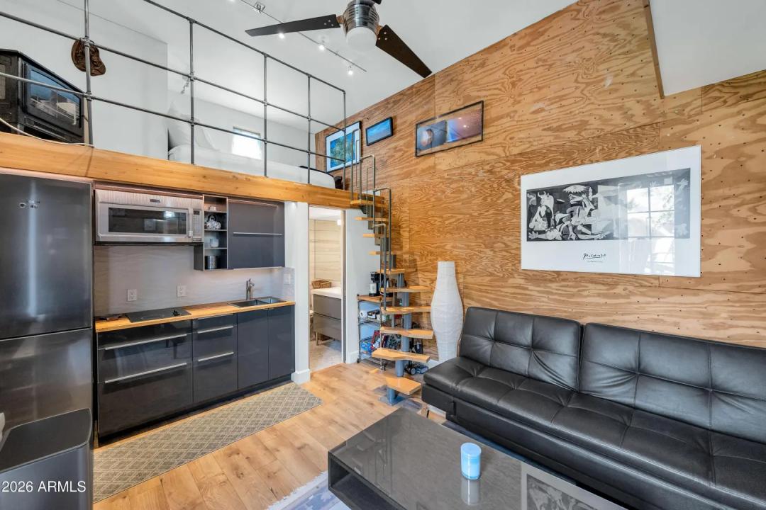 Real Estate Picture 30
