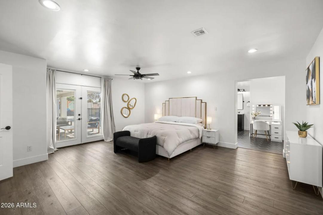 Real Estate Picture 11
