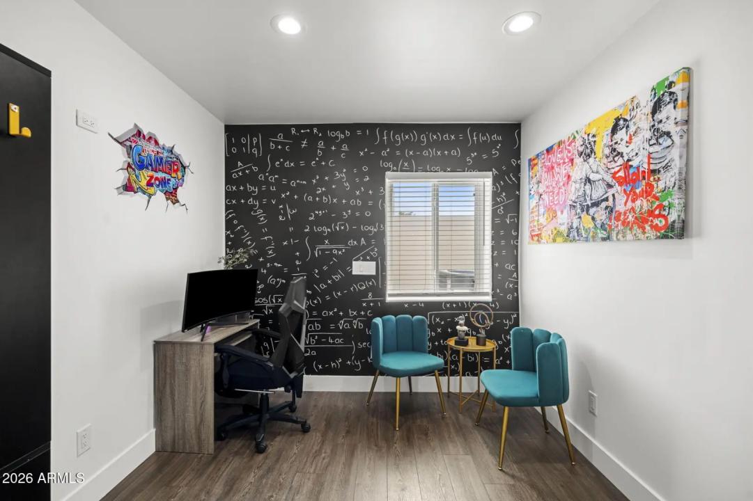 Real Estate Picture 15