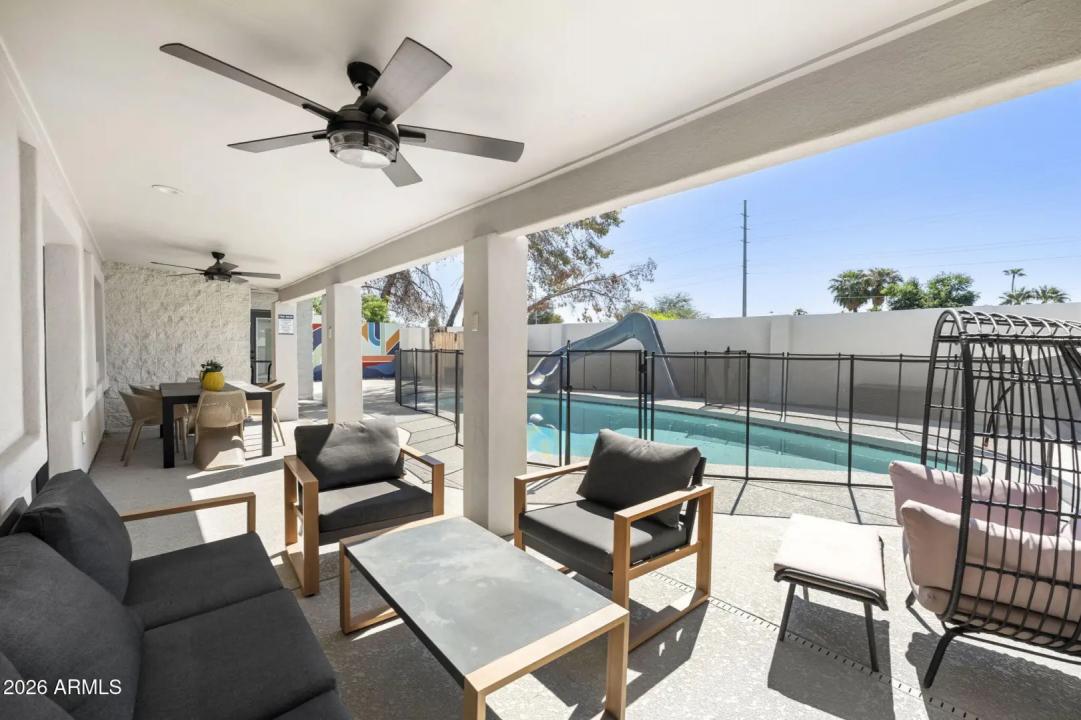 Real Estate Picture 18