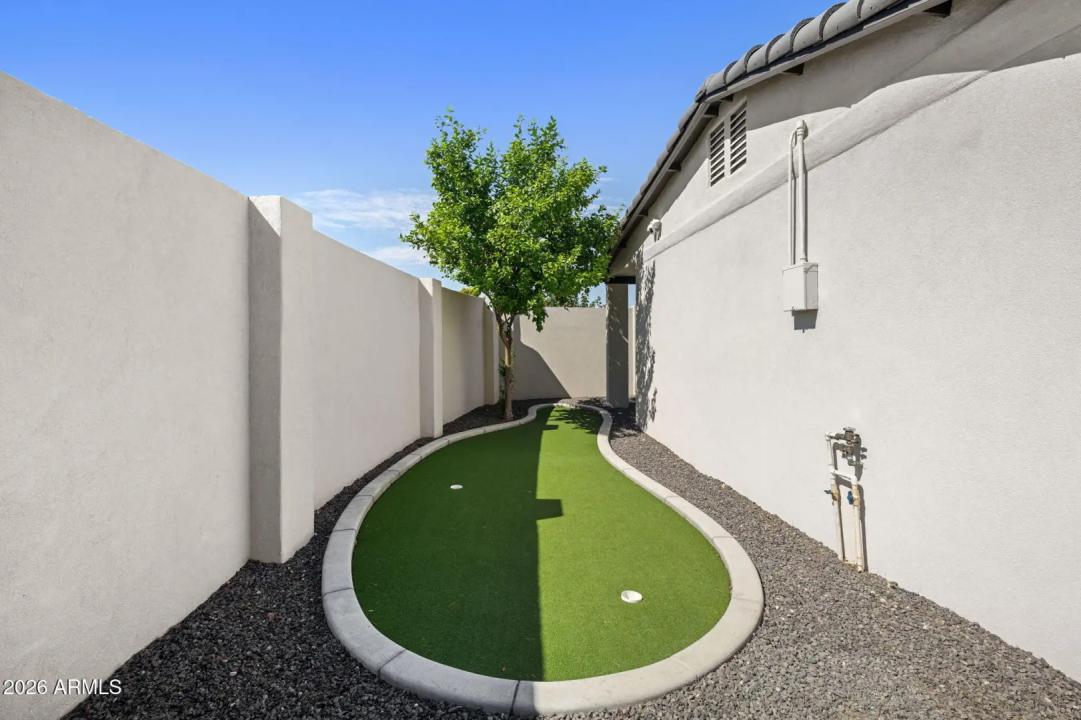 Real Estate Picture 21