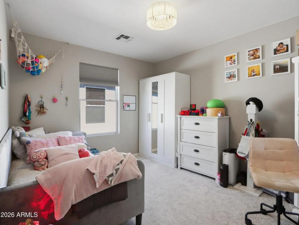 Real Estate Picture 19