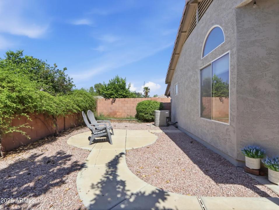 Real Estate Picture 24