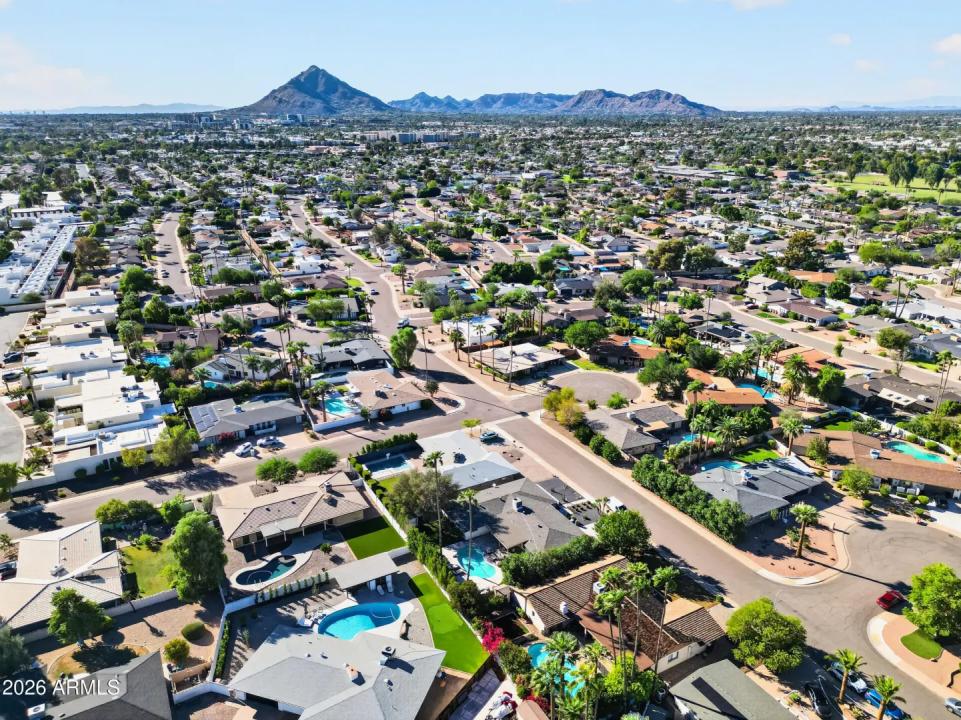 Real Estate Picture 40