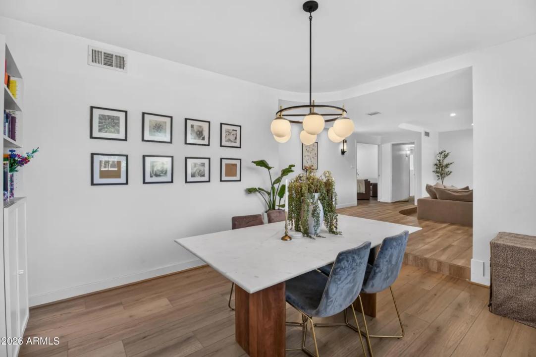 Real Estate Picture 7