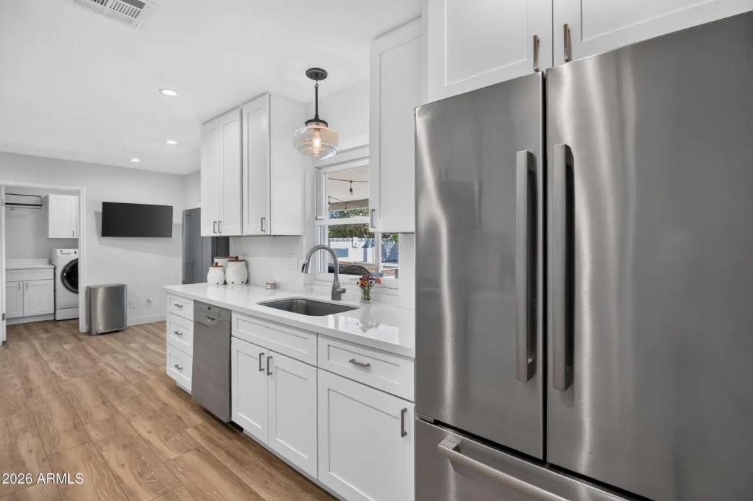 Real Estate Picture 10
