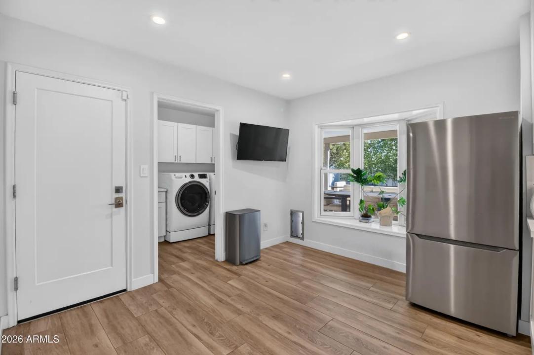 Real Estate Picture 14
