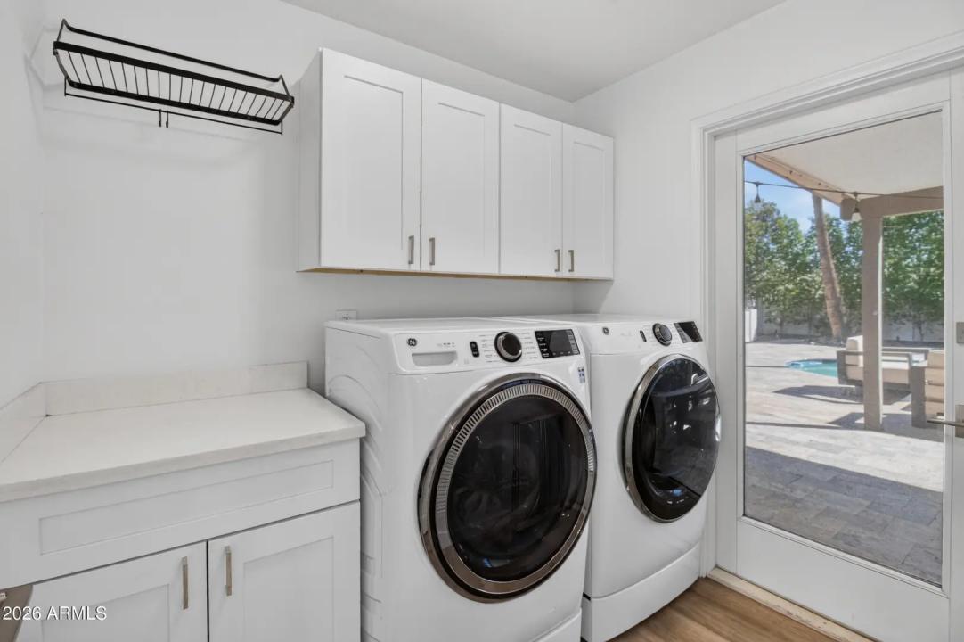 Real Estate Picture 16