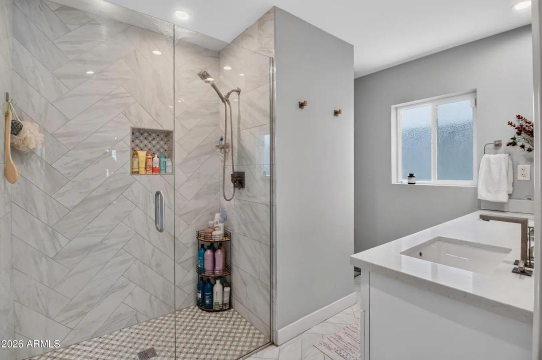 Real Estate Picture 22