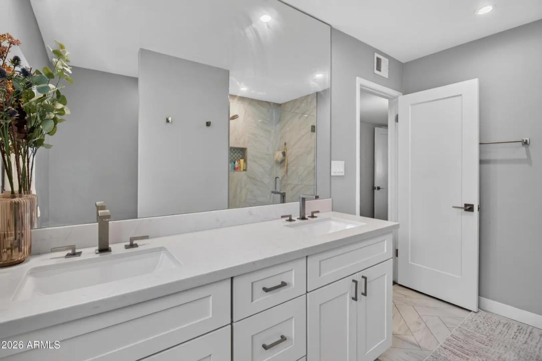 Real Estate Picture 21