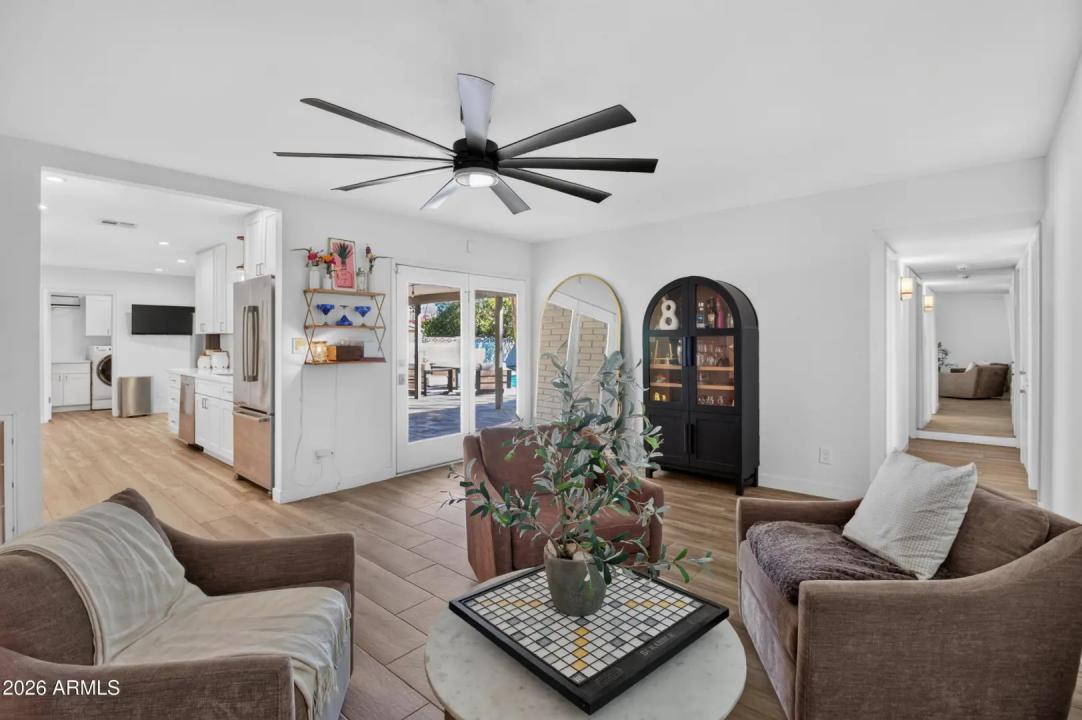Real Estate Picture 17