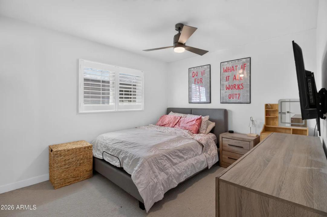 Real Estate Picture 23