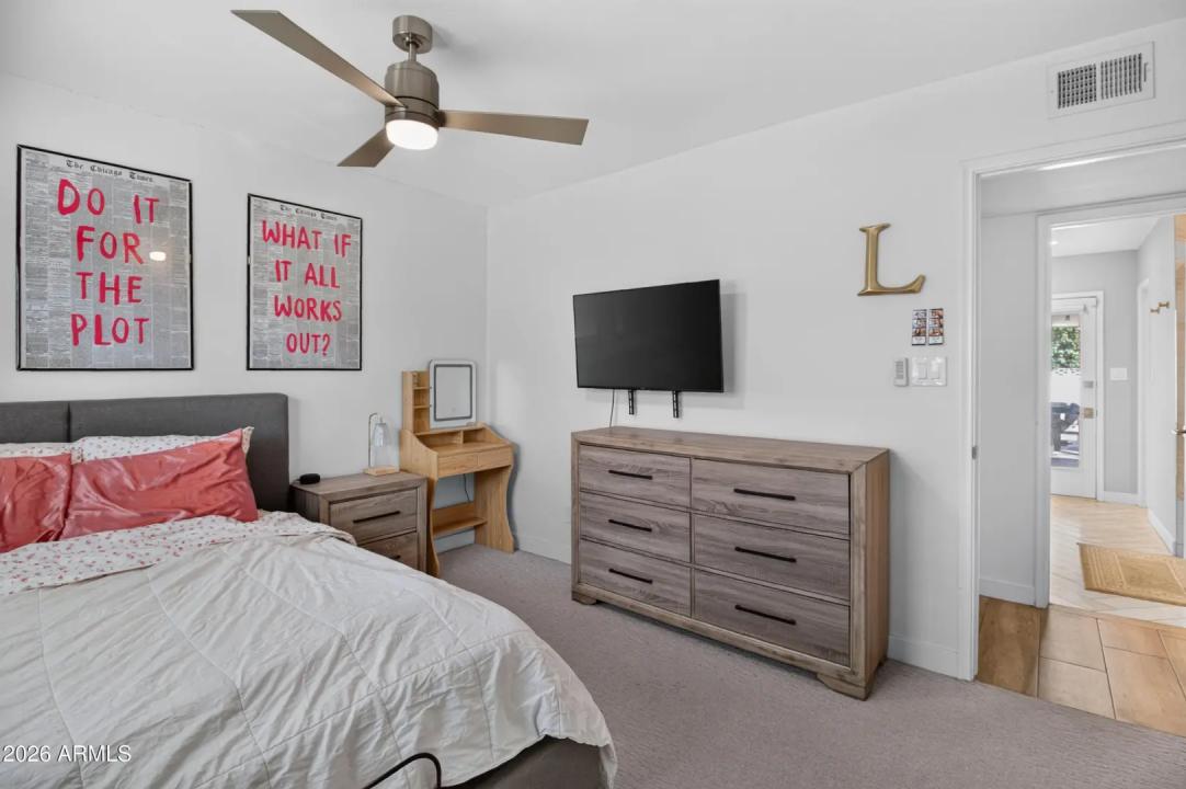 Real Estate Picture 24