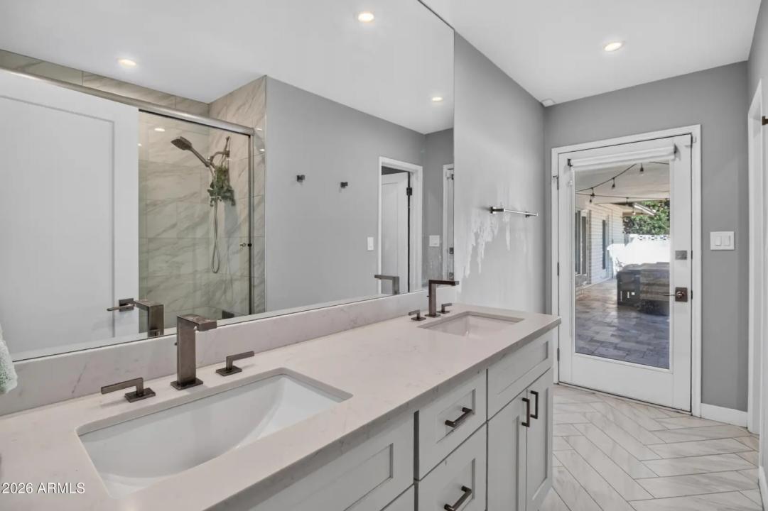 Real Estate Picture 25