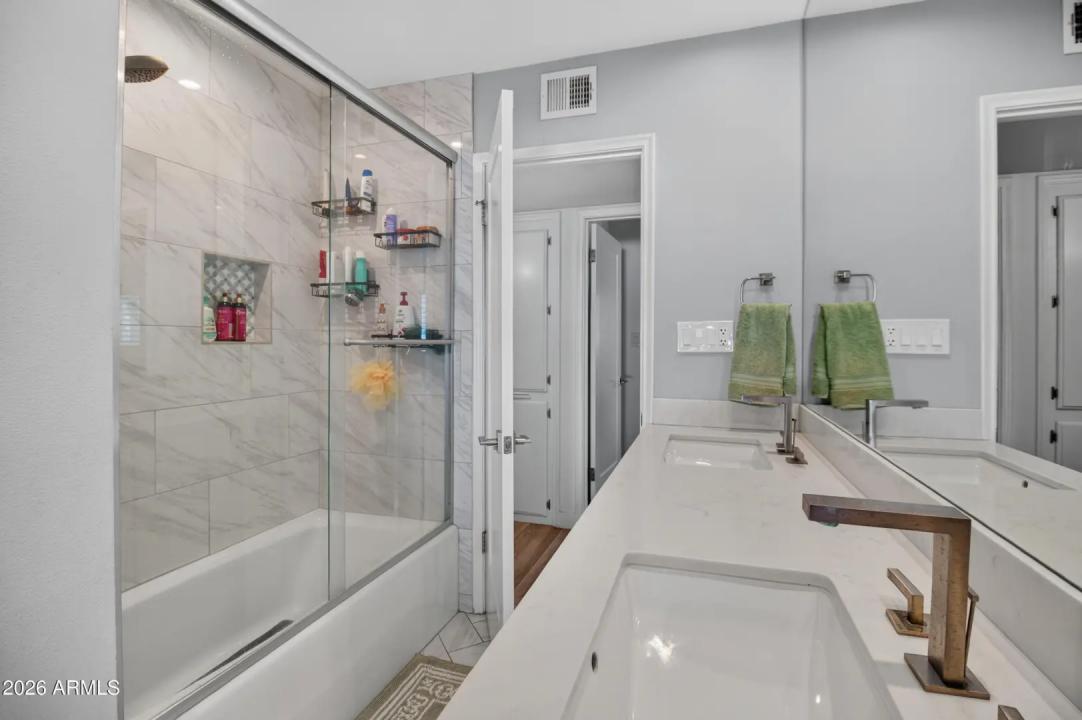 Real Estate Picture 26