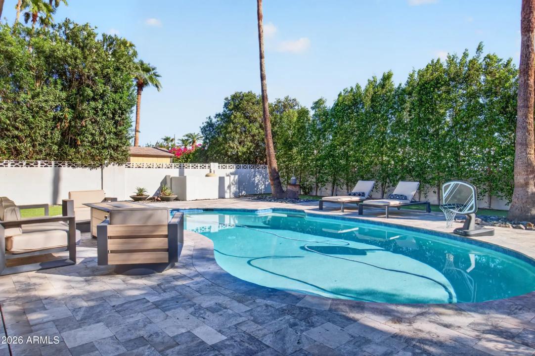 Real Estate Picture 33
