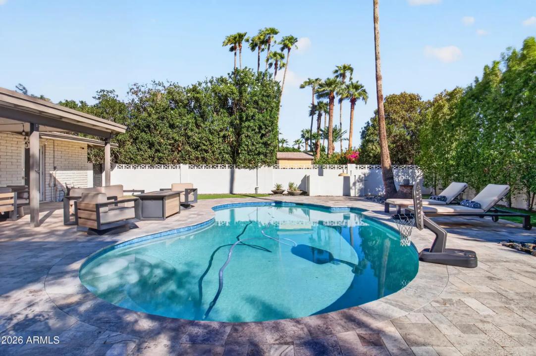 Real Estate Picture 32