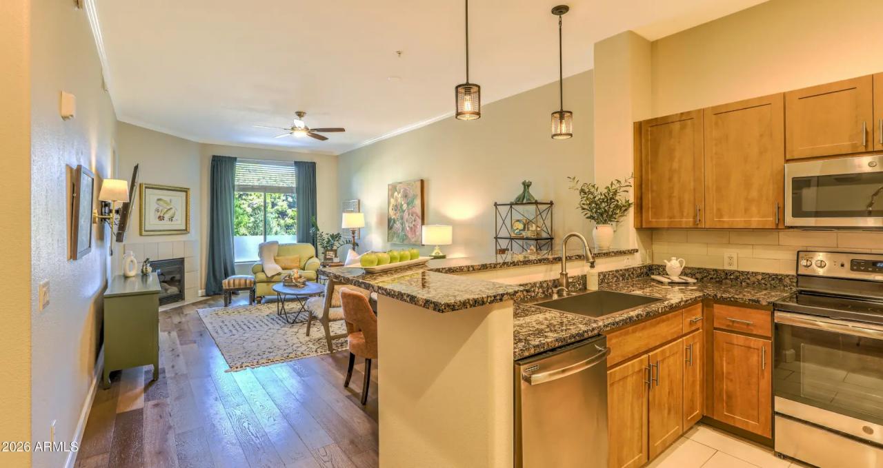 Real Estate Picture 4
