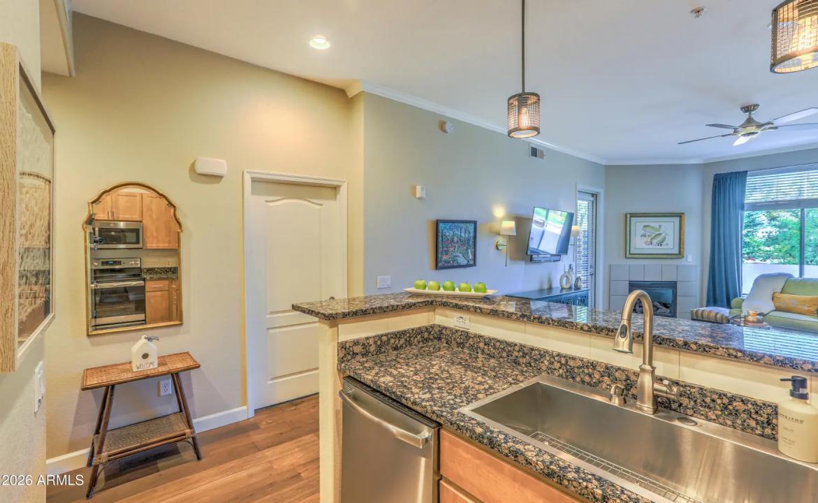 Real Estate Picture 17