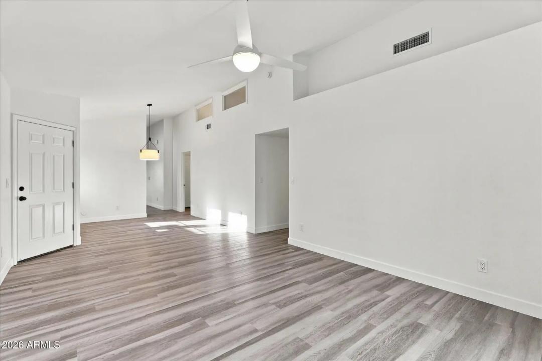 Real Estate Picture 3