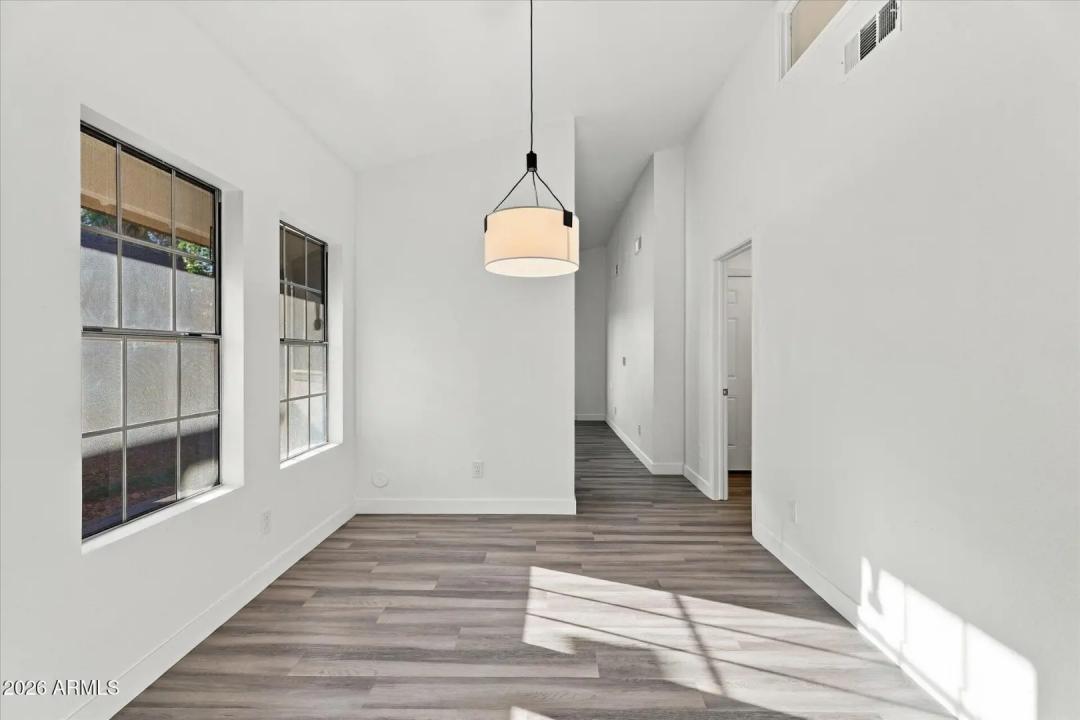 Real Estate Picture 5