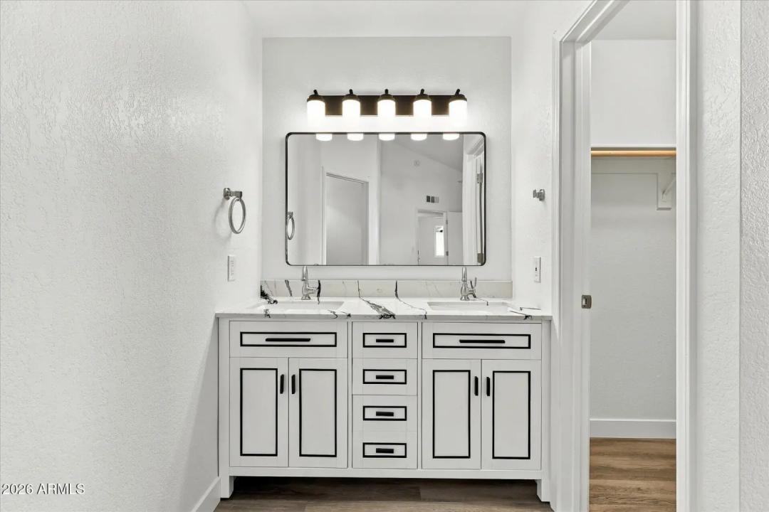 Real Estate Picture 17